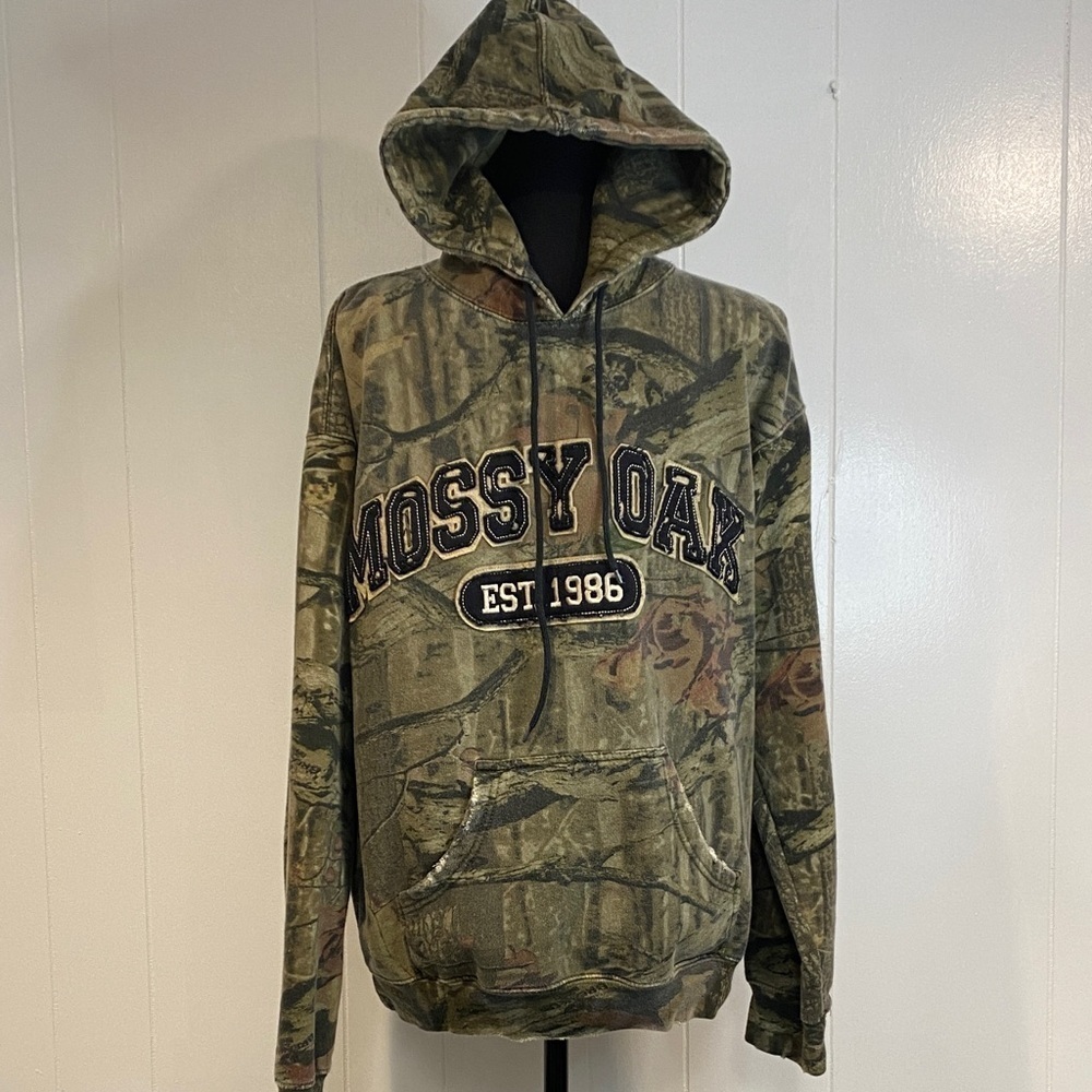 Mossy Oak Hoodie Camo Woodland Outdoors Hiking Distressed Boyfriend Size Medium
